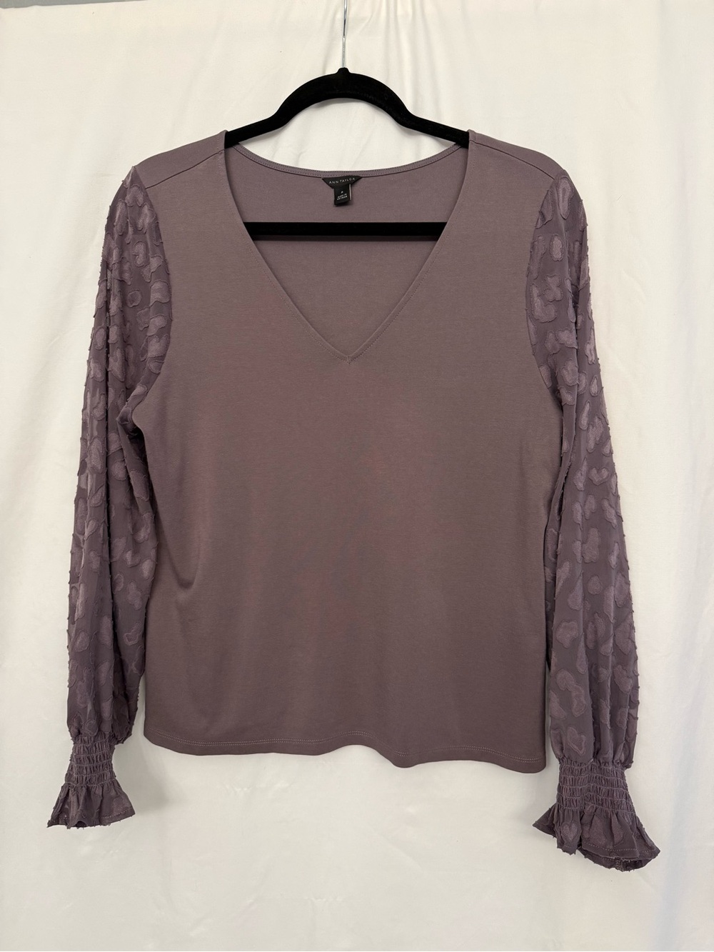 Ann Taylor Mauve V-Neck Long Sleeve Blouse